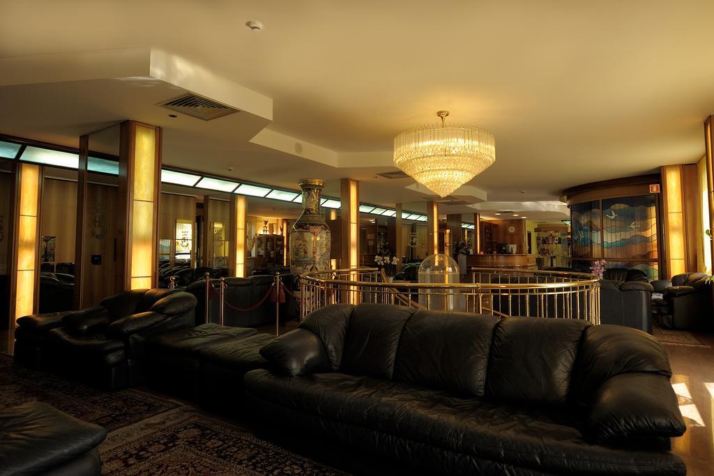 Hotel Le Moran Cusago Exterior photo